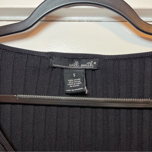 #75 WILLI SMITH SLENDER BUCKLE DETAIL RIBBED SWEATER $80 - Picture 4 of 4